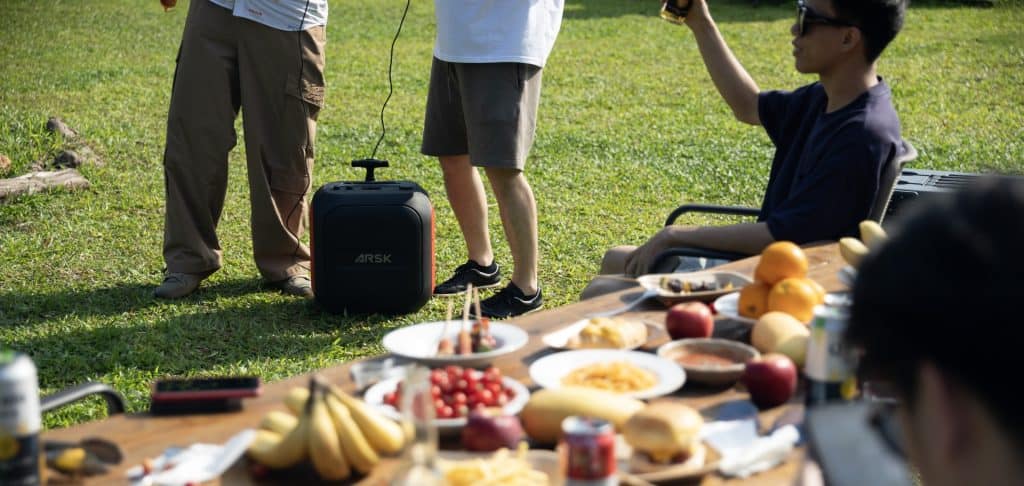 OUTDOOR PARTY